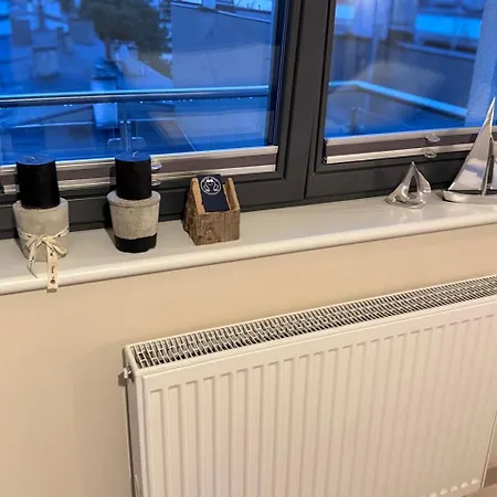 Little White Frog Apartment *